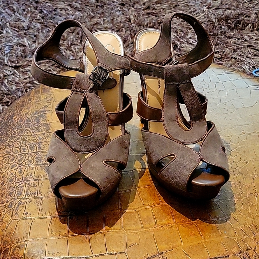 Gorgeous Suede Platform